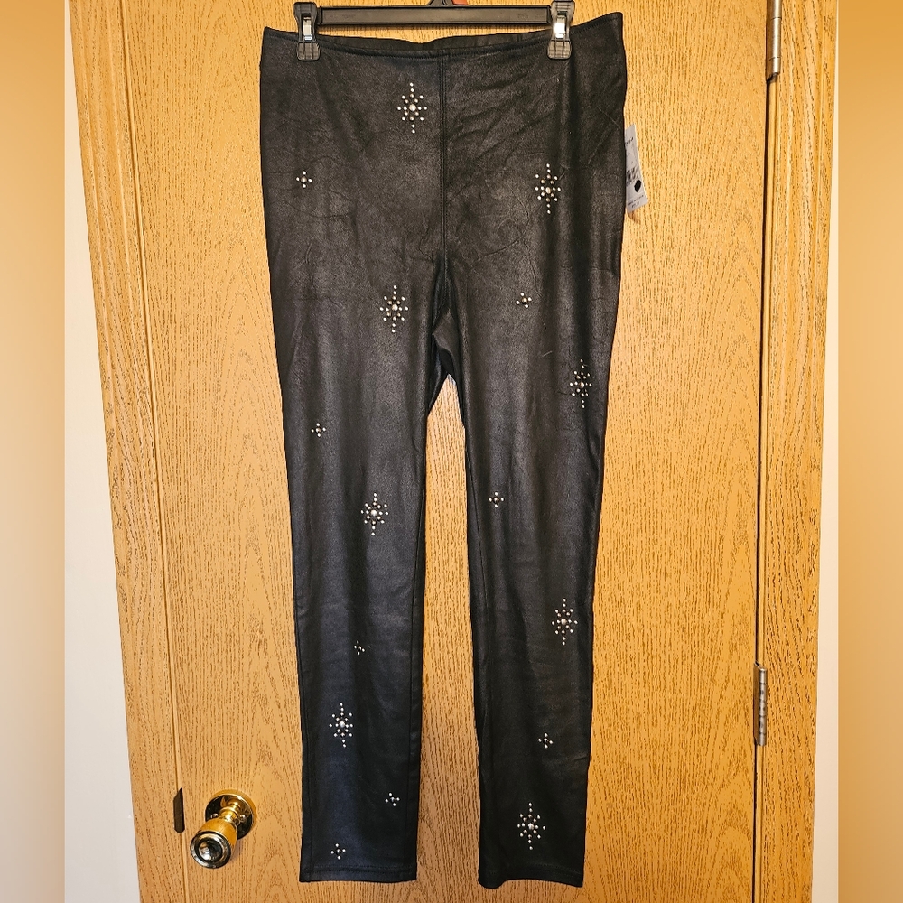 Free People leggings black suade with stude size 26 or Medium